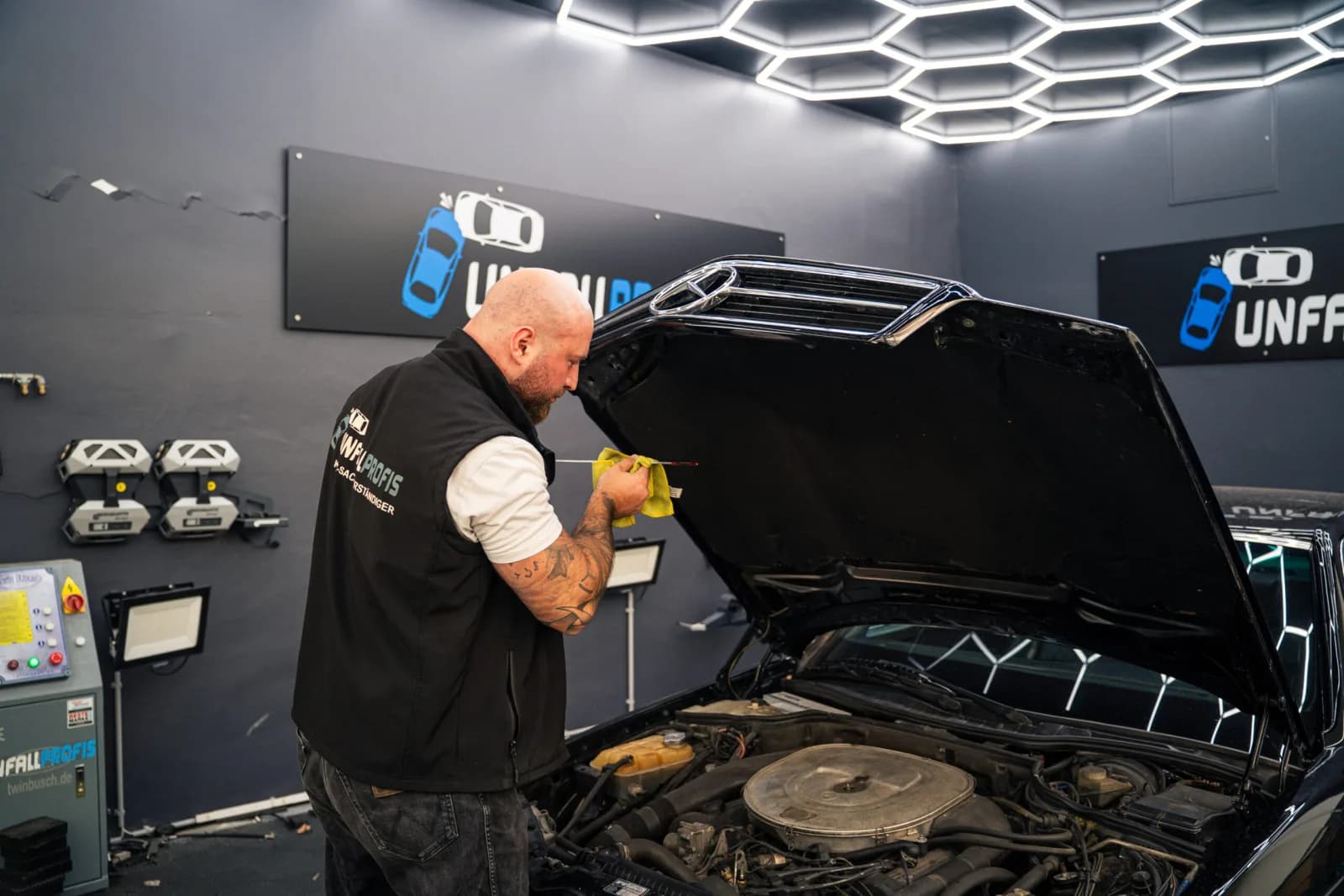 Motorraum-Inspektion — Technisches Gutachten der Unfallprofis